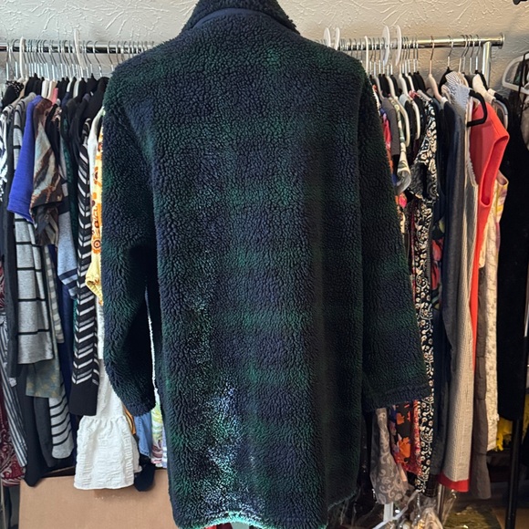 liz & co. Plush Button-Front Teddy Jacket in Black and Dark Green Plaid - Picture 5 of 6